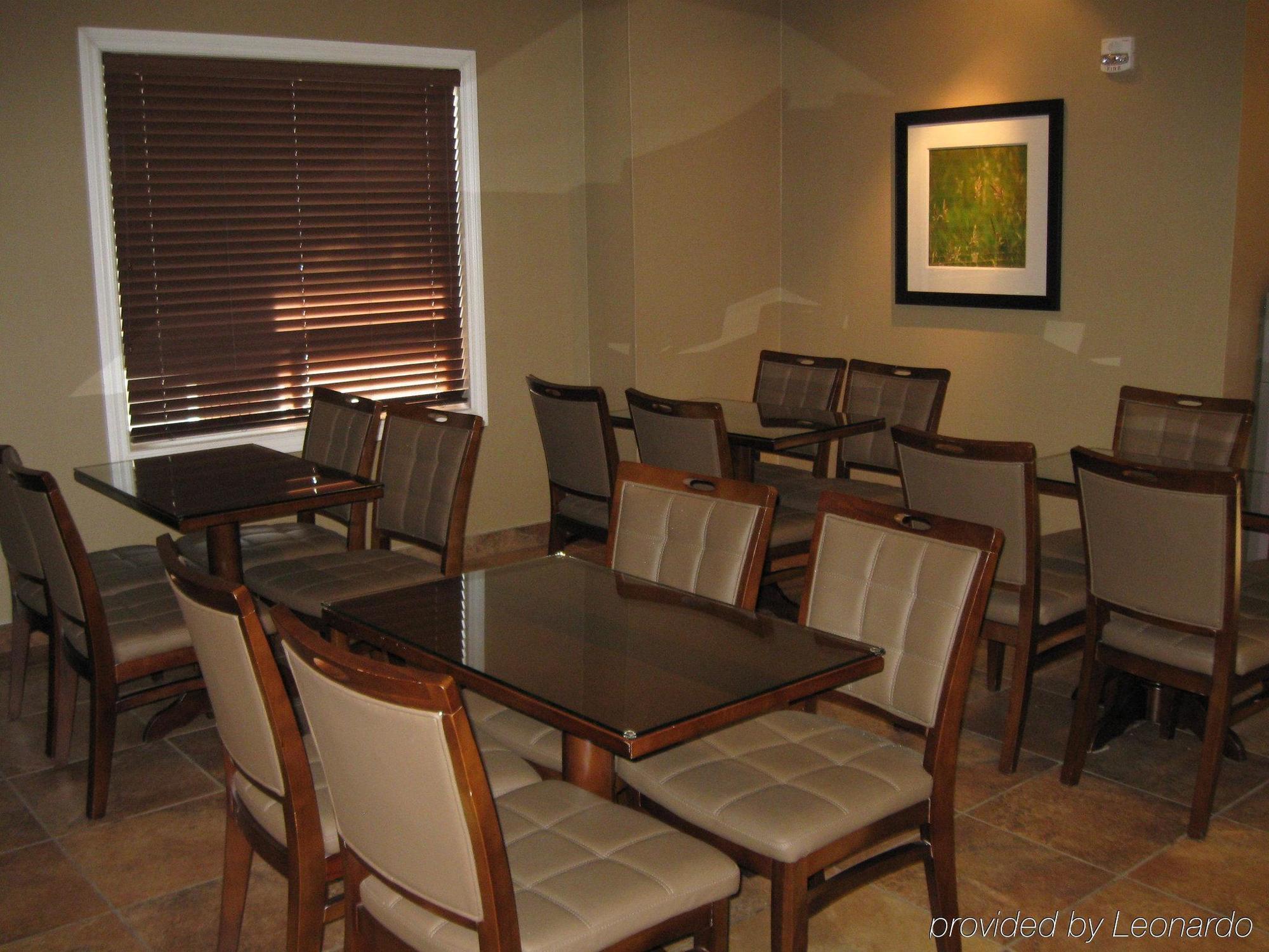 Sigma Inn & Suites Hudson'S Hope Hudson Hope المطعم الصورة