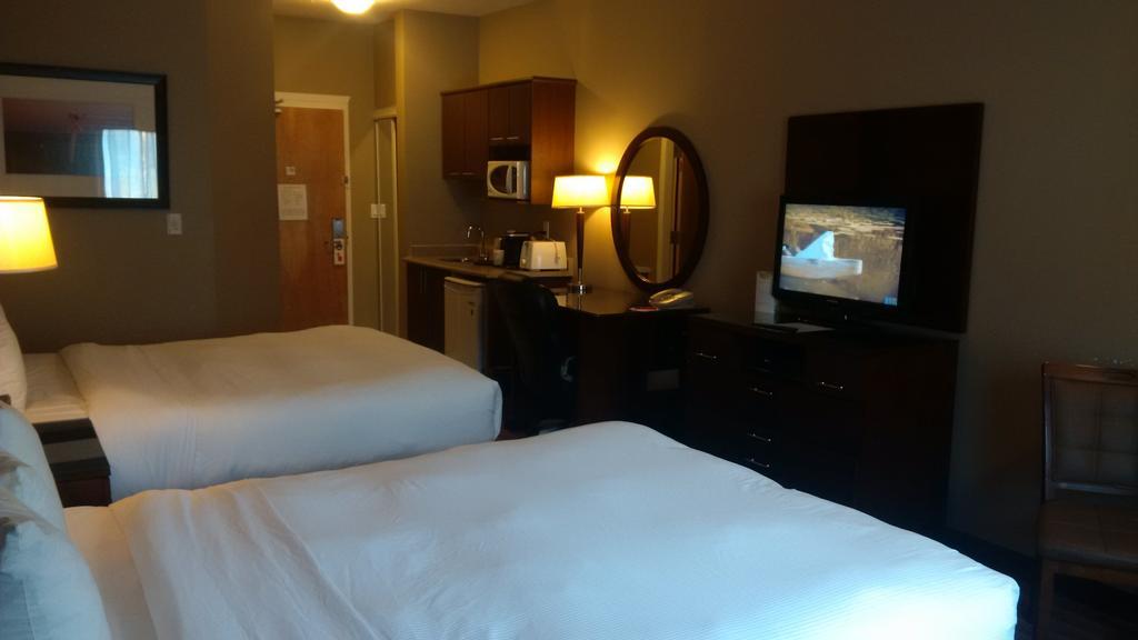 Sigma Inn & Suites Hudson'S Hope Hudson Hope المظهر الخارجي الصورة