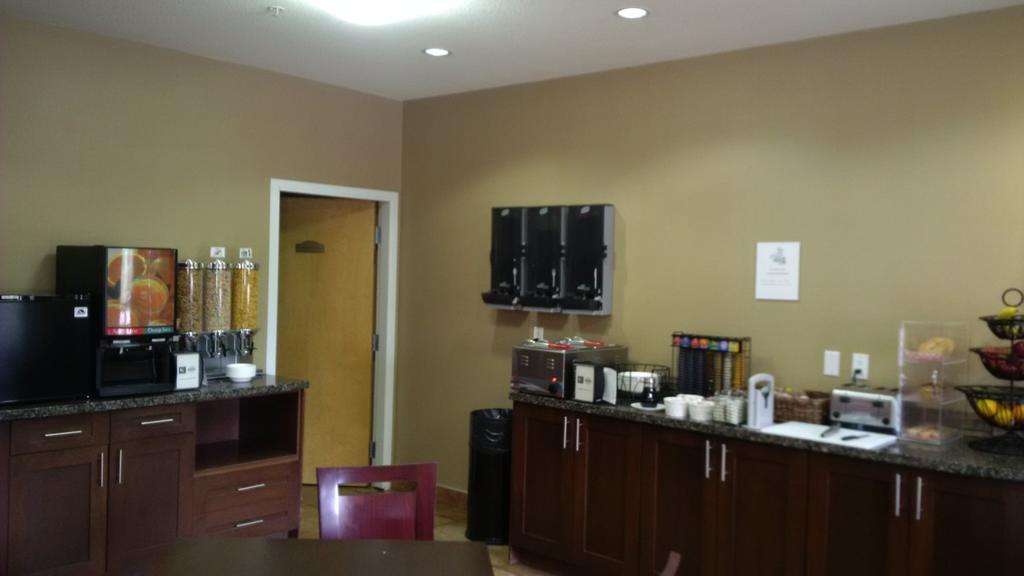 Sigma Inn & Suites Hudson'S Hope Hudson Hope المظهر الخارجي الصورة