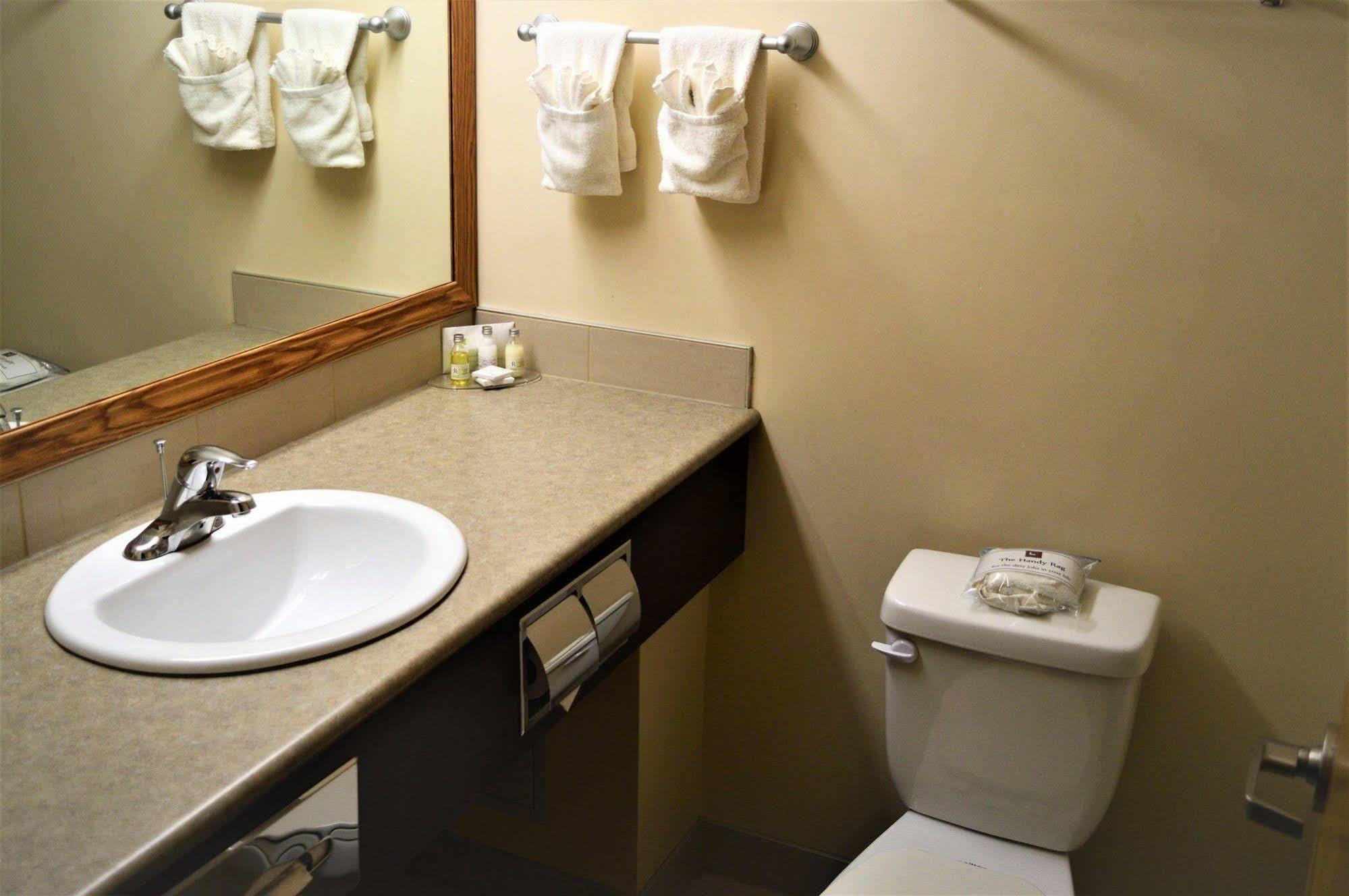 Sigma Inn & Suites Hudson'S Hope Hudson Hope المظهر الخارجي الصورة